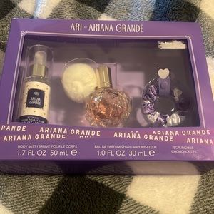 ❤️ New in box Ariana Grande Set  Ari 💕